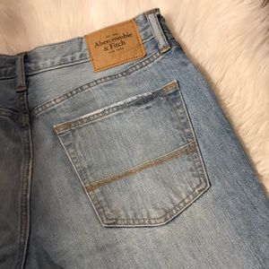 ‼️Men’s lightwash Abercrombie & Fitch jeans‼️